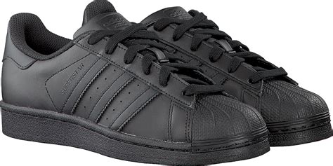 adidas schoenen rood zwart|adidas zwarte sneakers dames.